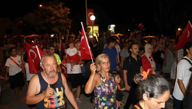 Fethiye’de Zafer Bayramı kutlamaları ve Adamlar konseri