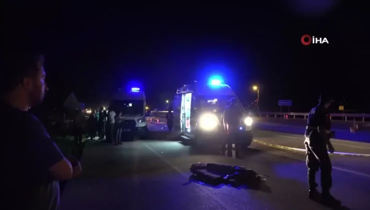 Kontrolden Çıkan Otomobil Karşı Şeritten Gelen Otomobilin Üzerine Düştü: 2 Ölü, 3 Yaralı