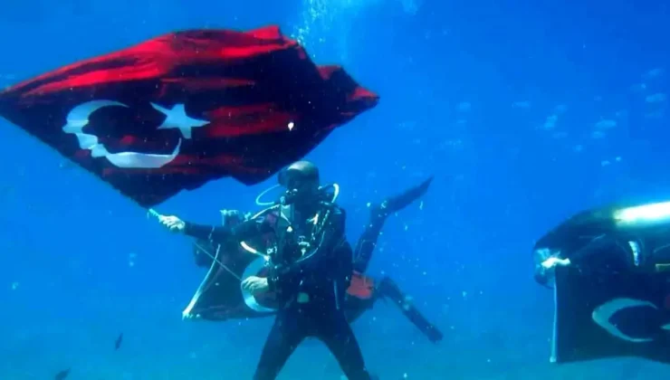 Dalgıçlar, Atatürk’ü Deniz Dibinde Andı